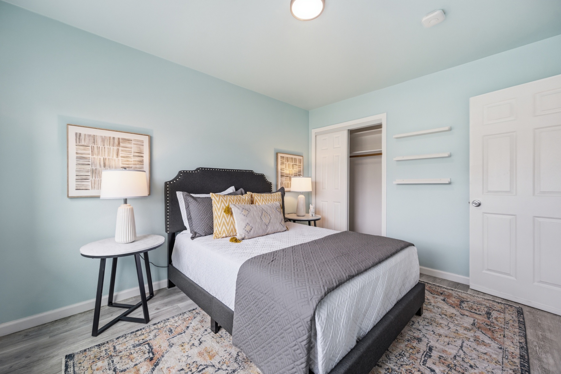 Mint accent guest bedroom